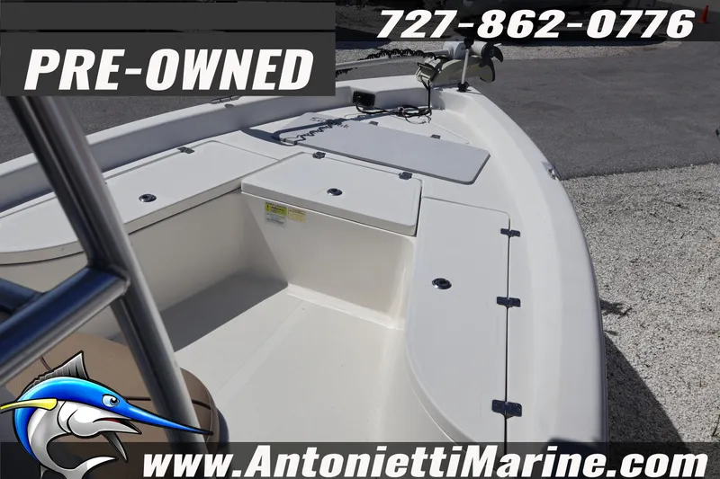 Slide: The Image of Pre-owned 2018 NauticStar 2140 Sport boat for sale at Antonietti Marine. - 7