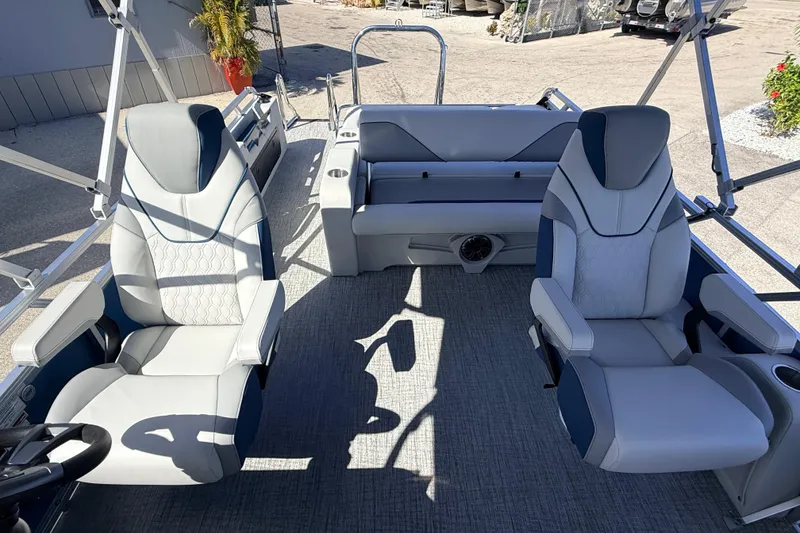 Slide: The Image of Interior of 2026 Avalon 2585 Venture 85 VRB Tri Toon boat with luxury seating. - 18