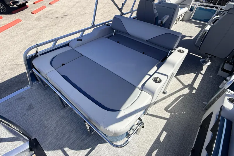 Slide: The Image of 2026 Avalon 2585 Venture 85 VRB Tri Toon boat with spacious seating and cup holders. - 23