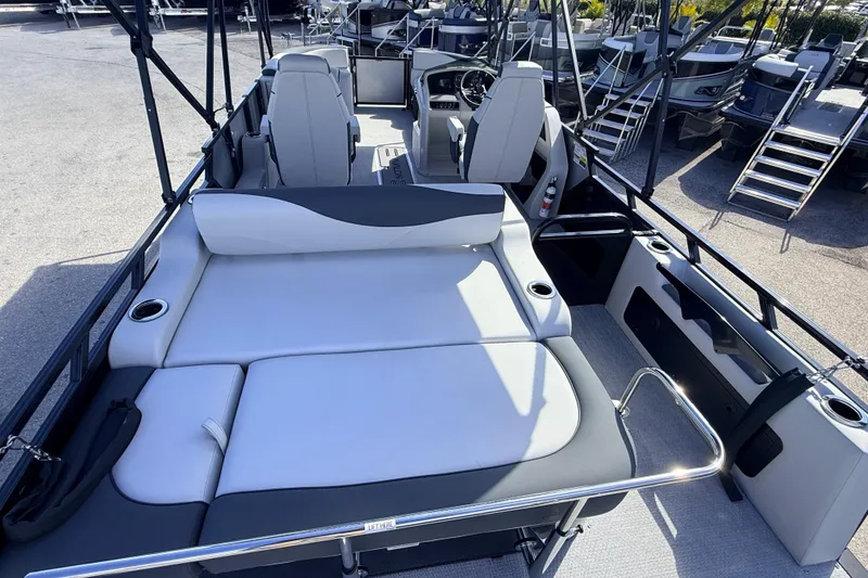 Slide: The Image of 2026 Avalon 2385 LSZ Versatile Rear Bench, Tri Toon High Performance boat interior. - 13