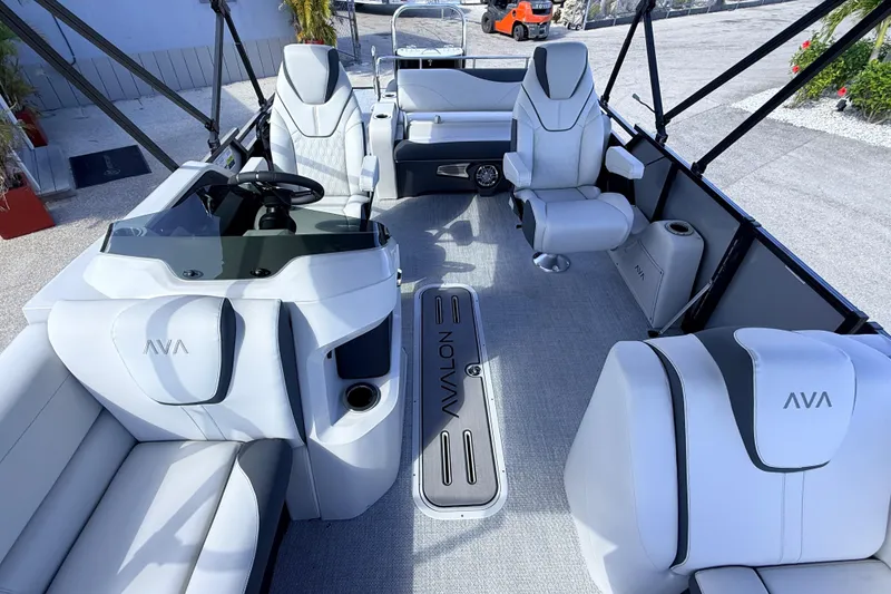 Slide: The Image of 2026 Avalon 2385 LSZ Versatile Rear Bench, Tri Toon High Performance interior view. - 18