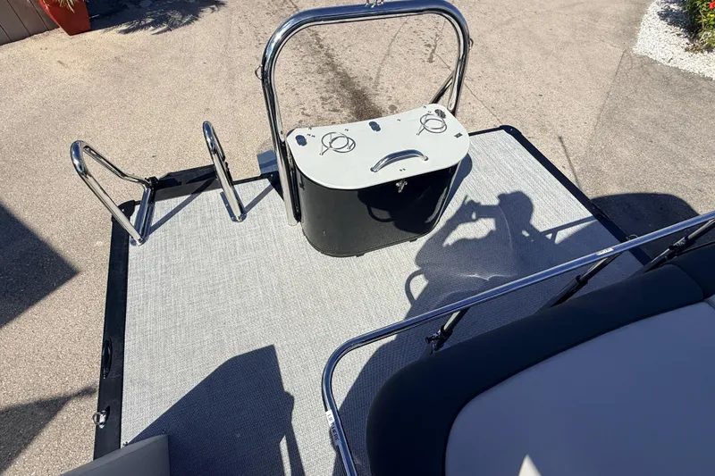 Slide: The Image of 2026 Avalon 2385 LSZ Versatile Rear Bench, Tri Toon High Performance deck view. - 24