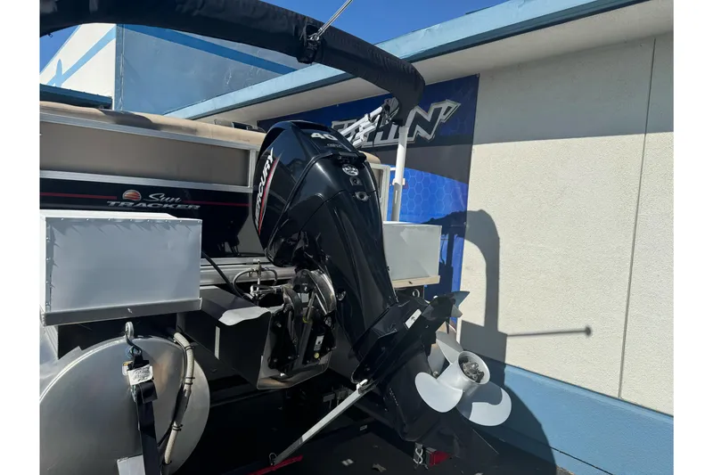 Slide: The Image of 2019 Sun Tracker Bass Buggy 16 DLX with Mercury outboard motor. - 7