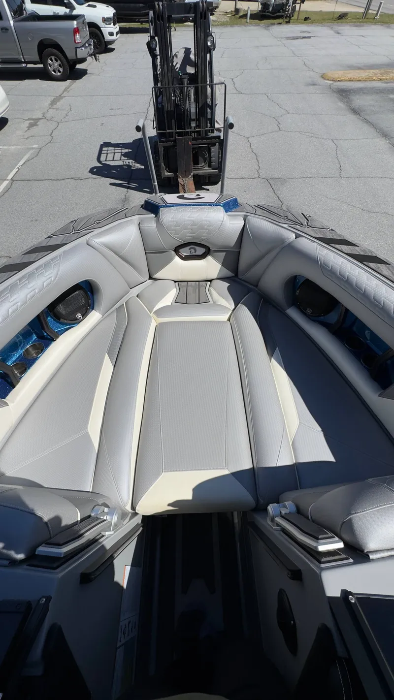 Slide: The Image of Centurion Ri245 2024 - 10