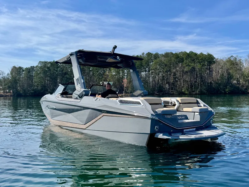Slide: The Image of Nautique Super Air Nautique G25 Paragon 2025 - 6