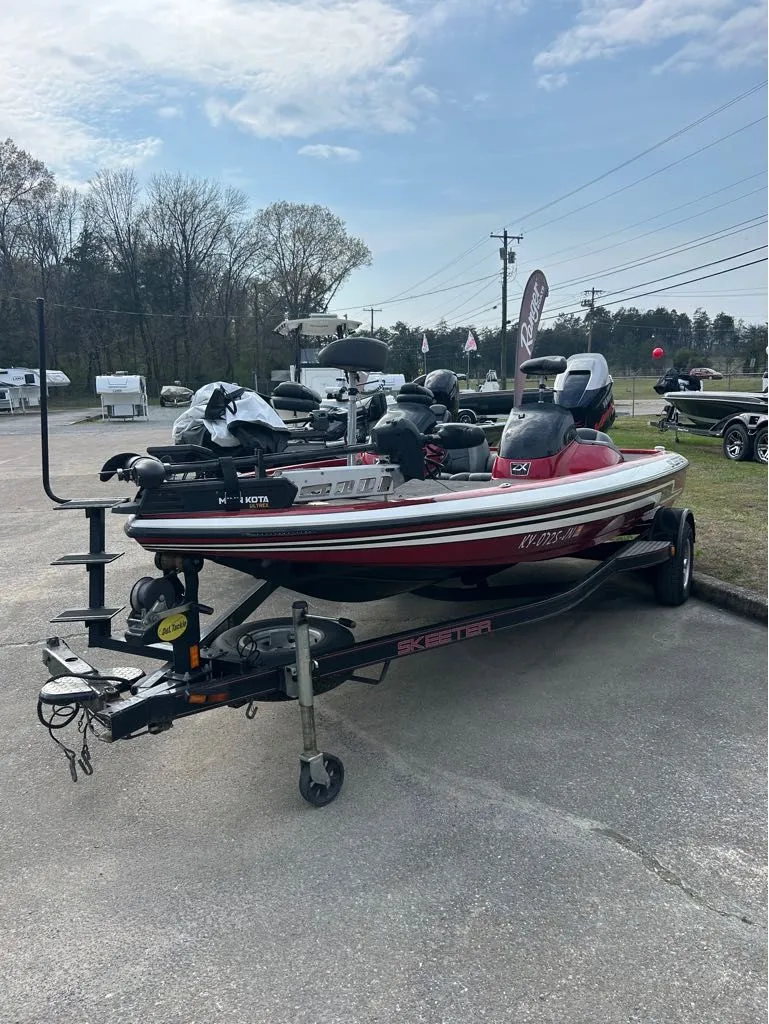 The Image of Skeeter ZX190 2011 - 1