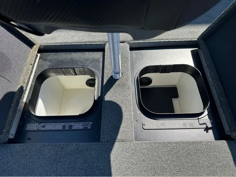 Slide: The Image of Skeeter FXR Series FXR20 Pro 2025 - 11