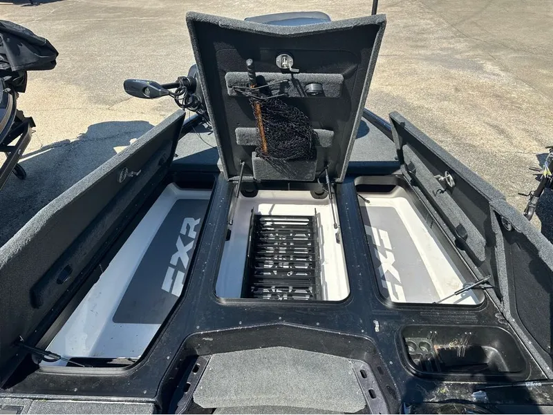 Slide: The Image of Skeeter FXR Series FXR20 Pro 2025 - 13