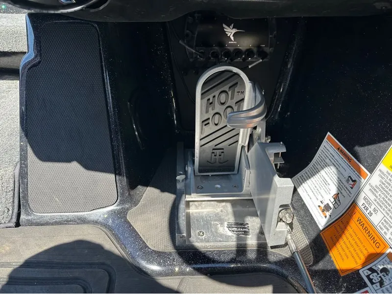 Slide: The Image of Skeeter FXR Series FXR20 Pro 2025 - 3