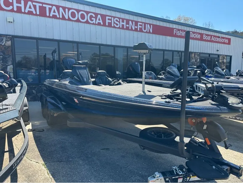 Slide: The Image of Skeeter FXR Series FXR20 Pro 2025 - 4