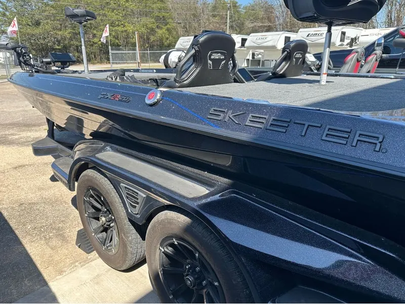 Slide: The Image of Skeeter FXR Series FXR20 Pro 2025 - 7