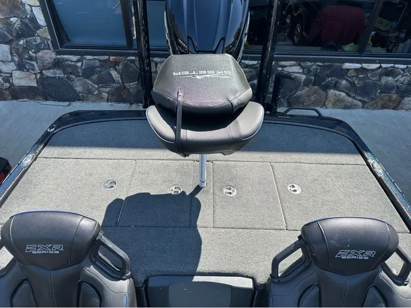 Slide: The Image of Skeeter FXR Series FXR20 Pro 2025 - 8