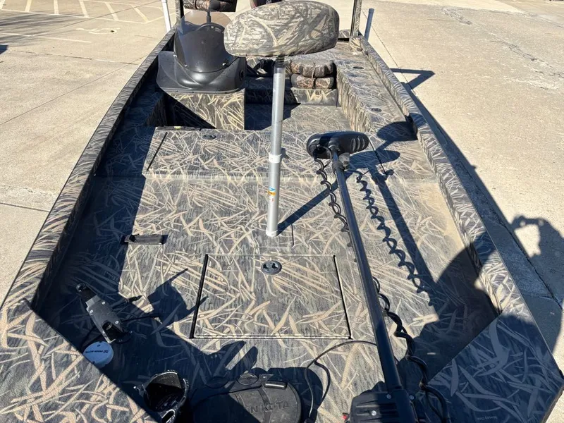 Slide: The Image of Lowe 20 Catfish 2015 - 16