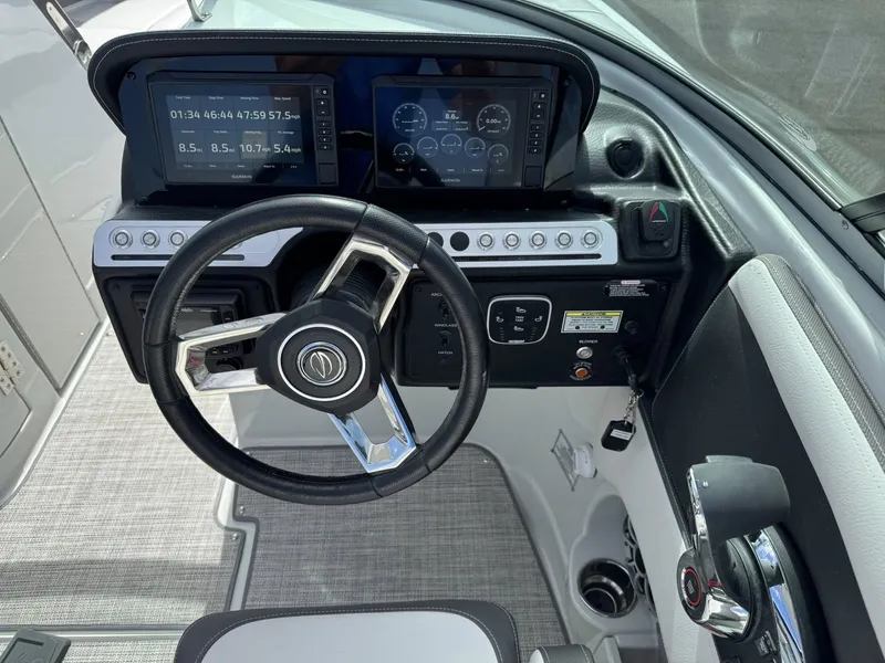 Slide: The Image of Crownline Boats 298 SS 2026 - 12