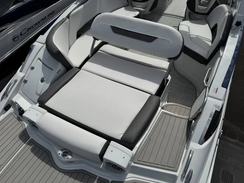 Slide: The Image of Crownline Boats 298 SS 2026 - 15