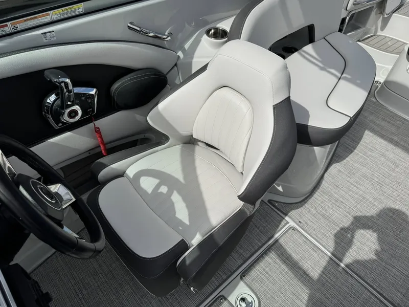 Slide: The Image of Crownline Boats 298 SS 2026 - 16