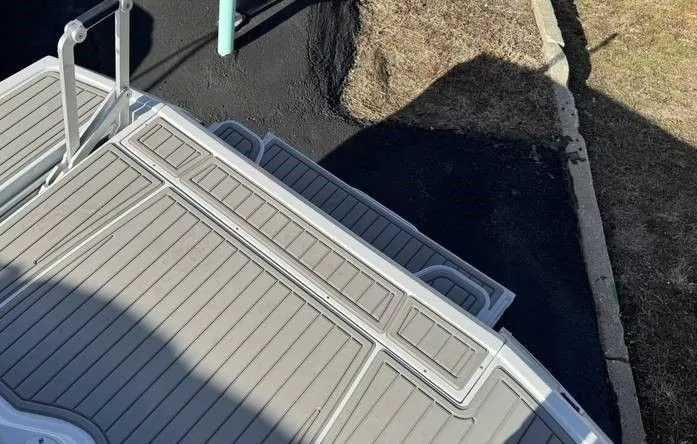 Slide: The Image of Crownline Boats 298 SS 2026 - 19