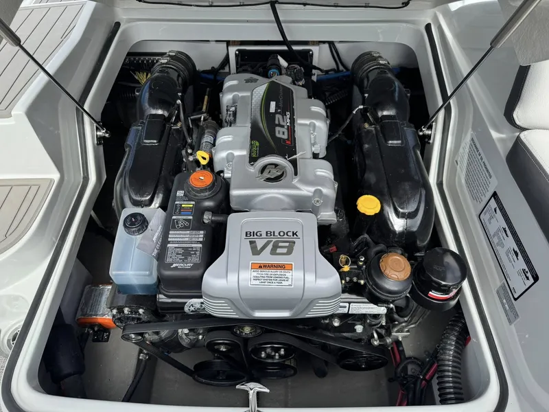 Slide: The Image of Crownline Boats 298 SS 2026 - 30