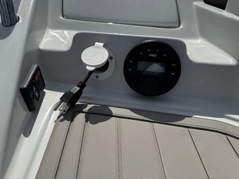 Slide: The Image of Crownline Boats 298 SS 2026 - 31