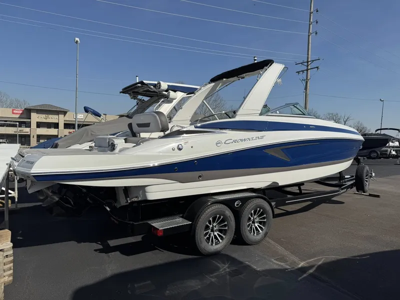 Slide: The Image of Crownline Boats 298 SS 2026 - 7