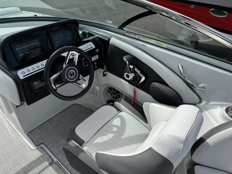 Slide: The Image of Crownline Boats 298 SS 2026 - 9