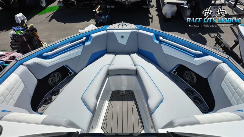Slide: The Image of Nautique Super Air Nautique S23 2023 - 12