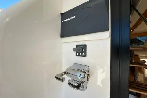 Slide: The Image of 2007 Maritimo 52 yacht with Furuno equipment and sleek chrome fittings. - 27