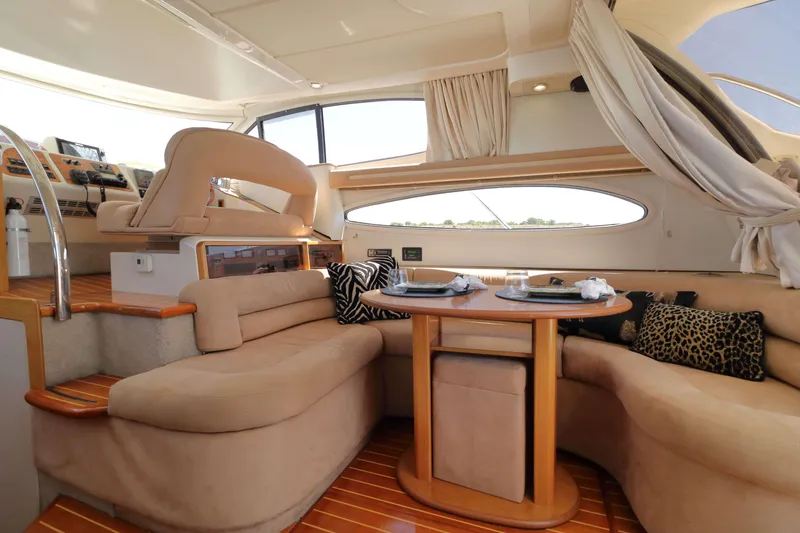 Slide: The Image of Sealine F37 2000 - 16