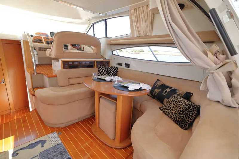 Slide: The Image of Sealine F37 2000 - 17