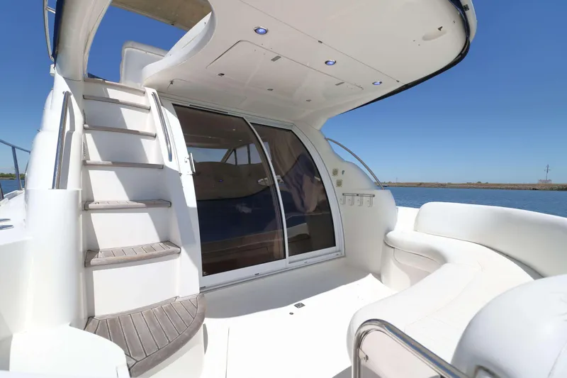 Slide: The Image of Sealine F37 2000 - 7