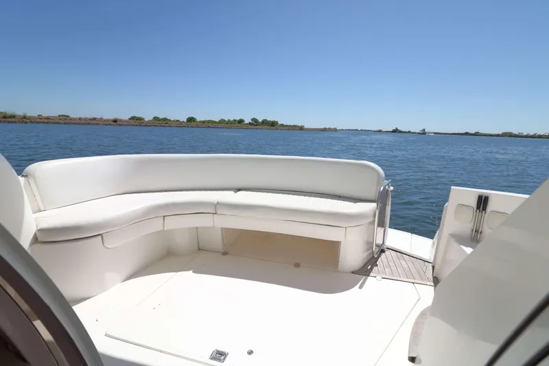 Slide: The Image of Sealine F37 2000 - 9