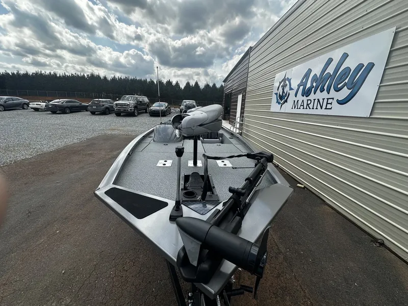 Slide: The Image of G3 Sportsman 1810 boat at Ashley Marine, 2026 model. - 8