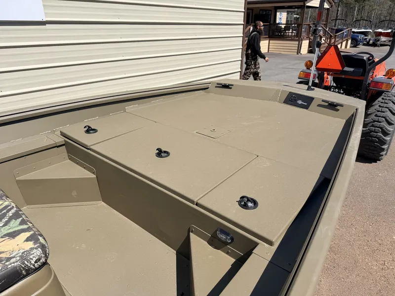 Slide: The Image of G3 Gator Tough 17 CC-70HP 2026 - 7