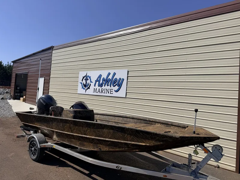 The Image of G3 Gator Tough 17 SC-70HP boat outside Ashley Marine building. - 1