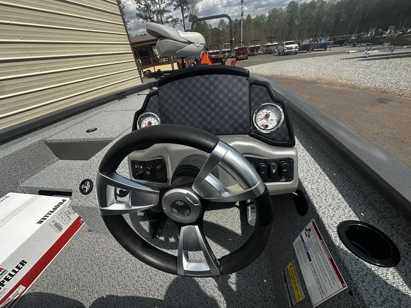 The Image of Steering wheel of G3 Sportsman 1810 boat, year 2026. - 5