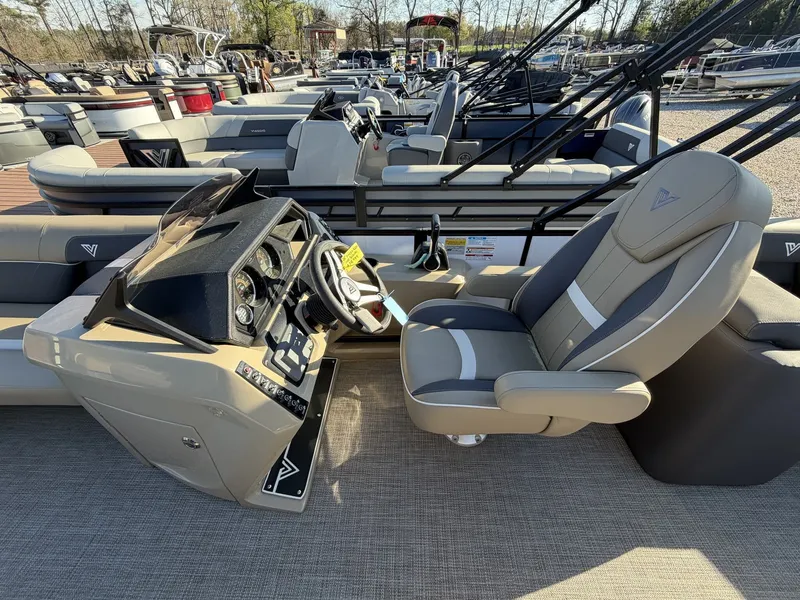 Slide: The Image of Viaggio Lago X 22U-SUZUKI 140 2025 - 8