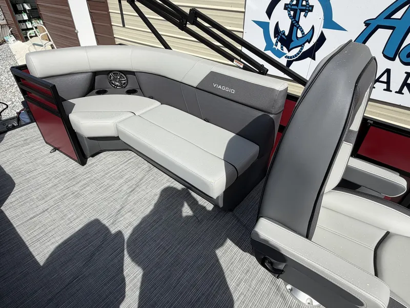 Slide: The Image of Viaggio Lago V 20 U-HONDA 115 2026 - 9