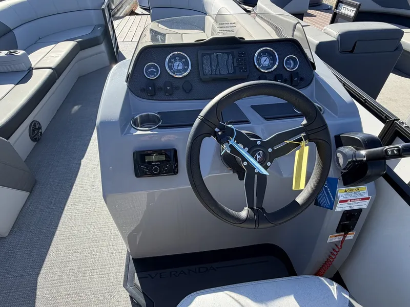 Slide: The Image of Veranda Vista Series TRITOON 200HP YAMAHA 2026 - 8