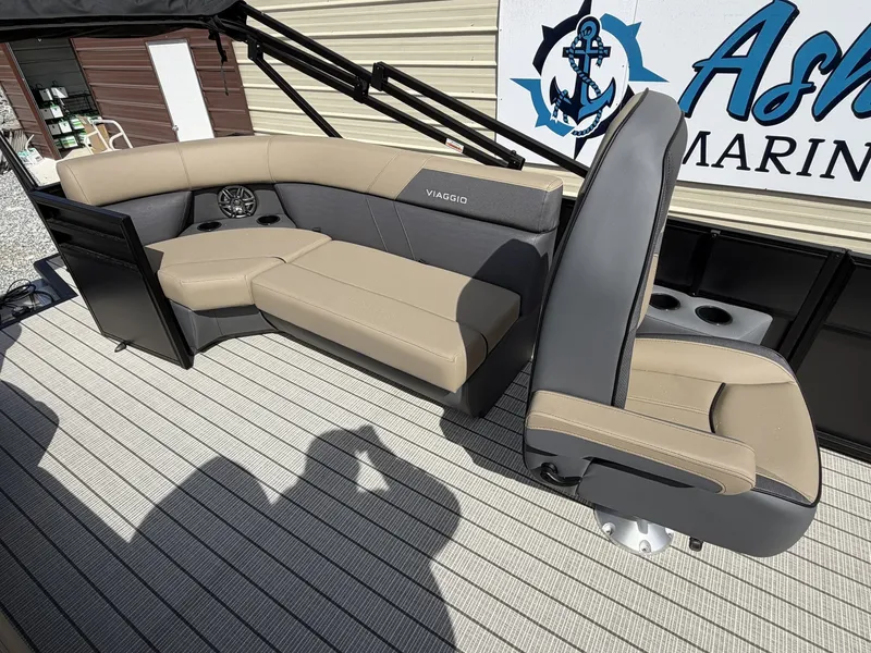 Slide: The Image of Viaggio Lago V 20 U-HONDA 115 2026 - 8