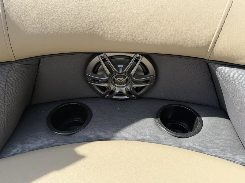 Slide: The Image of Viaggio Lago V 20 U-HONDA 115 2026 - 7