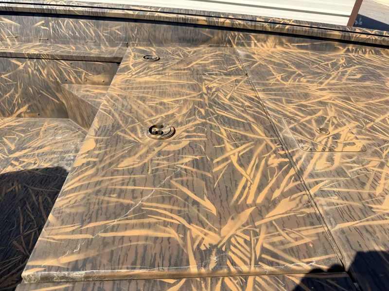 Slide: The Image of Camouflage pattern on G3 Gator Tough 17 SC-70HP boat, 2026 model. - 2