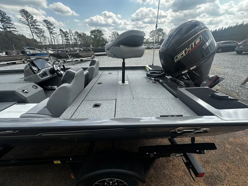 Slide: The Image of G3 Sportsman 1810 boat, 2026 model, featuring Yamaha engine. - 4