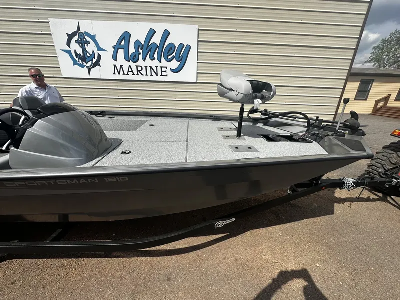 Slide: The Image of 2026 G3 Sportsman 1810 boat at Ashley Marine. - 6