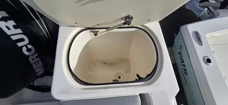 Slide: The Image of Seaswirl 220 DC STRIPER 2014 - 13