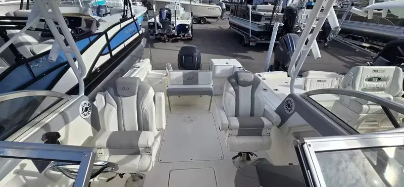 Slide: The Image of Seaswirl 220 DC STRIPER 2014 - 8