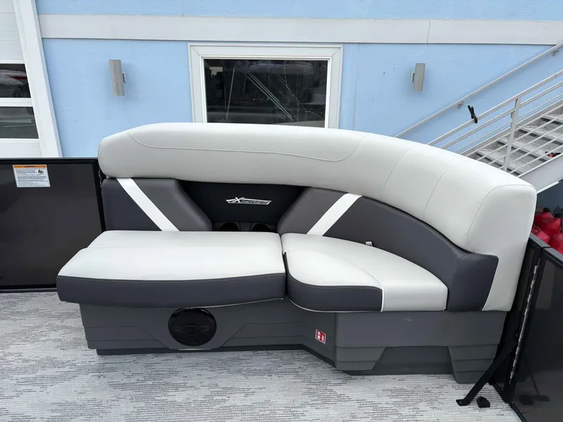 Slide: The Image of Sylvan X-1 DH 2026 boat seat with modern design. - 7