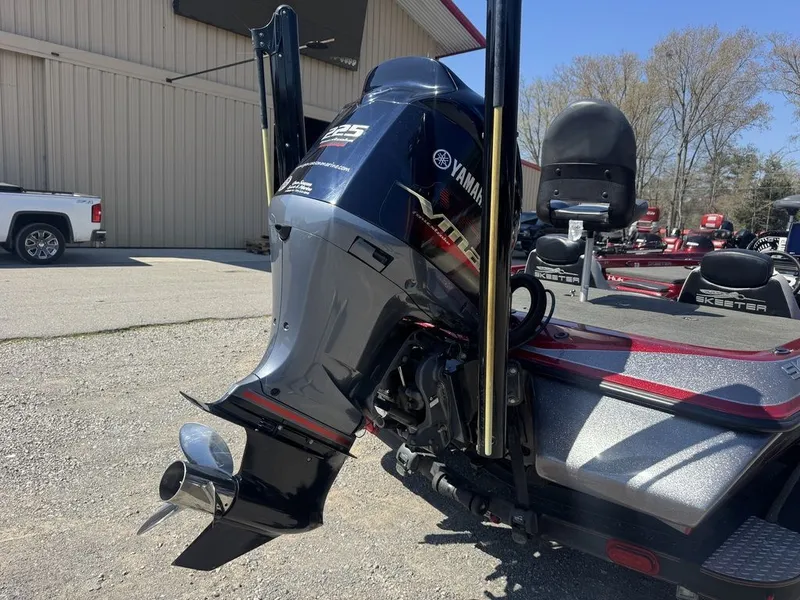 Slide: The Image of Skeeter ZX225 2015 - 3