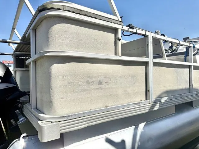 Slide: The Image of Maurell 25IIDL 1998 - 13