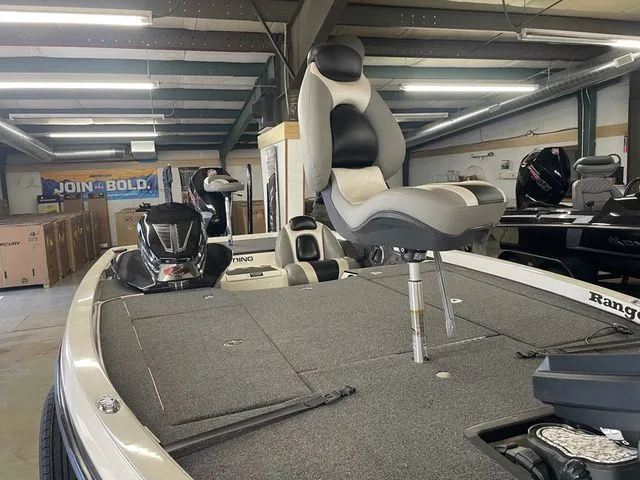 Slide: The Image of Ranger Z521C Comanche® 2014 - 4