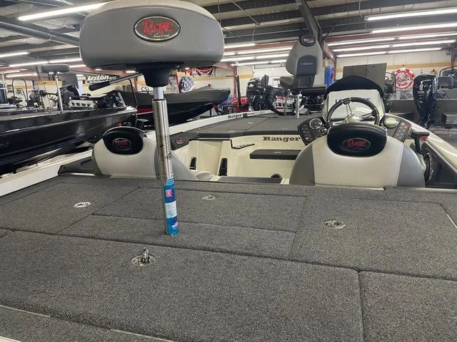 Slide: The Image of Ranger Z521C Comanche® 2014 - 8